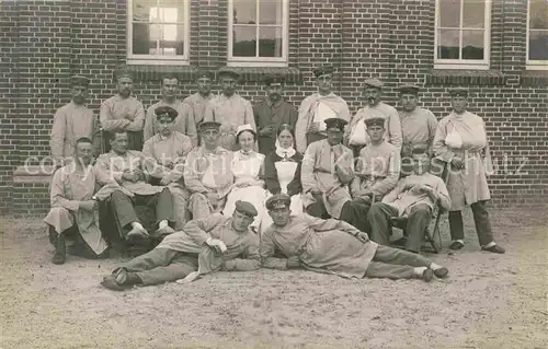 AK / Ansichtskarte  Militaria_Lazarett WK1 Gruppenfoto Kriegsverwundete