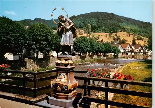 AK / Ansichtskarte 73930320 Wolfach_Schwarzwald Heiligenfigur Denkmal Partie an der Kinzig