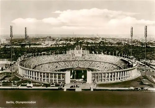 AK / Ansichtskarte  Stadion_Stadium_Estadio Berlin Olympiastadion