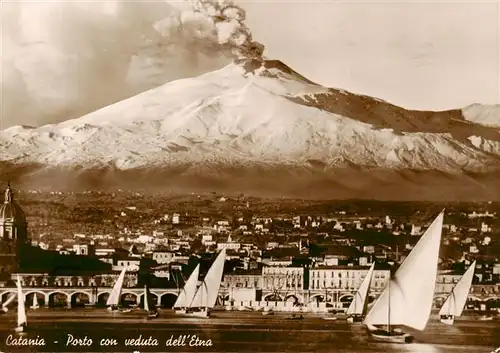 AK / Ansichtskarte  Catania_Sicilia_IT Porto con veduta dell'Etna Panorama Vulkan aetna