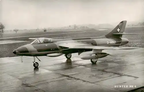 AK / Ansichtskarte  Flugzeuge_Militaria Hunter MK 6 J-4001 