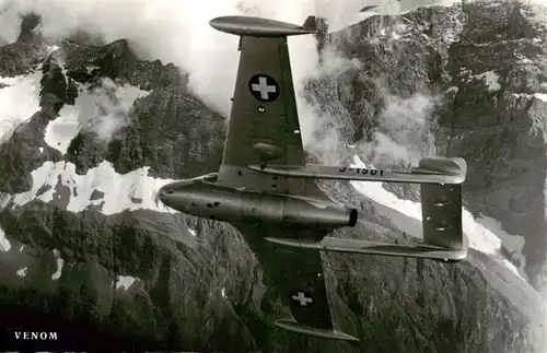 AK / Ansichtskarte  Flugzeuge_Militaria Venom J-1501 