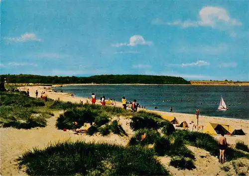 AK / Ansichtskarte 73933226 Oldenburg_Holstein Wesseker Strand mit Blick nach Weissenhaus