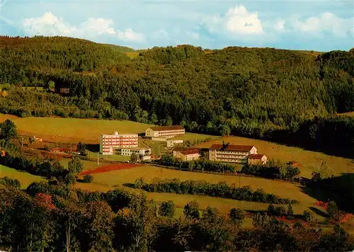 AK / Ansichtskarte 73935258 Neukirchen_Knuellgebirge Waldsanatorium Urbachtal und Klinik Dr Bartsch KG Fliegeraufnahme