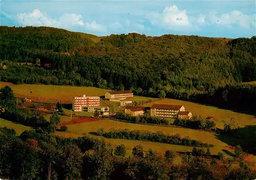 AK / Ansichtskarte 73935299 Neukirchen_Knuellgebirge Waldsanatorium Urbachtal und Klinik Dr Bartsch KG Fliegeraufnahme
