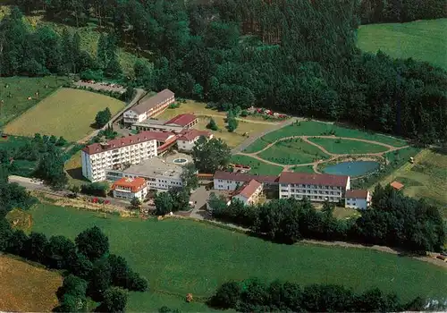 AK / Ansichtskarte  Neukirchen_Knuellgebirge Waldsanatorium Urbachtal und Klinik Dr Bartsch KG Fliegeraufnahme