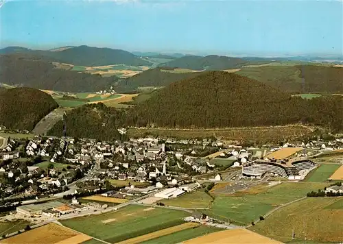 AK / Ansichtskarte  Willingen_Sauerland Panorma mit Kur- und Sporthotel Der Sauerlandstern