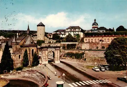 AK / Ansichtskarte 73936080 Weilburg Landtor mit dem alten Wachtturm und den Schlossterrassen