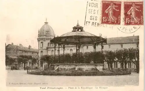 AK / Ansichtskarte  Toul_54_Meurthe-et-Moselle Place de la République Le Kiosque