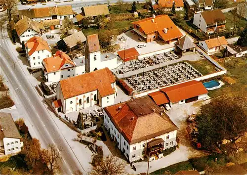 AK / Ansichtskarte Hoehenkirchen Siegertsbrunn_Bayern Pfarrkirche Maria Geburt mit altem Schloss 
