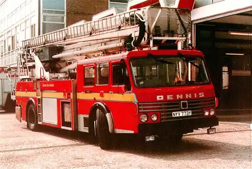 AK / Ansichtskarte  Feuerwehr_Fire-Brigade_Pompiers_Bomberos Dennis