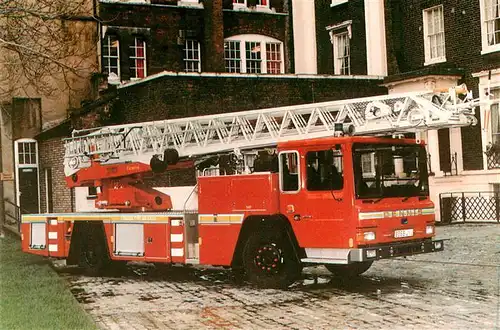 AK / Ansichtskarte  Feuerwehr_Fire-Brigade_Pompiers_Bomberos Camiva turntable ladder