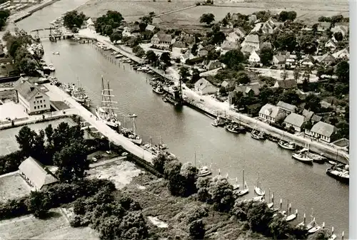 AK / Ansichtskarte  Wieck_Greifswald Marineschule der GST August Luetgens und Bootshafen