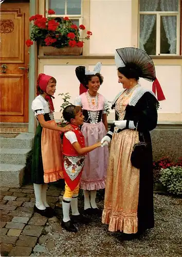 AK / Ansichtskarte  Trachten_Schweiz Appenzell I.Rh Frau Kinder 