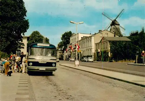 AK / Ansichtskarte 73940336 Eutin Bahnhofsplatz mit ZOB