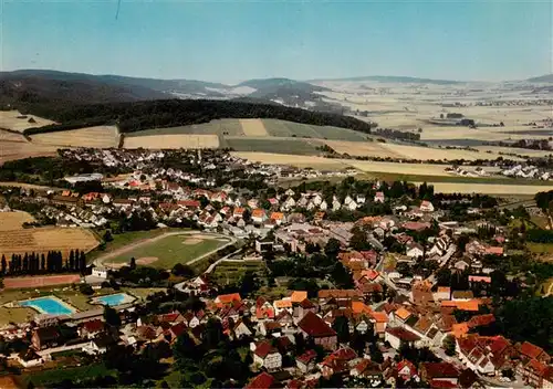 AK / Ansichtskarte  Eschershausen_Holzminden Fliegeraufnahme Wilhelm Raabe Stadt