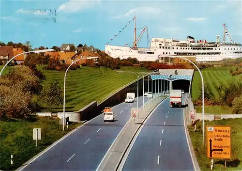 AK / Ansichtskarte  Rendsburg Strassentunnel unter dem Nord-Ostsee-Kanal Dampfer