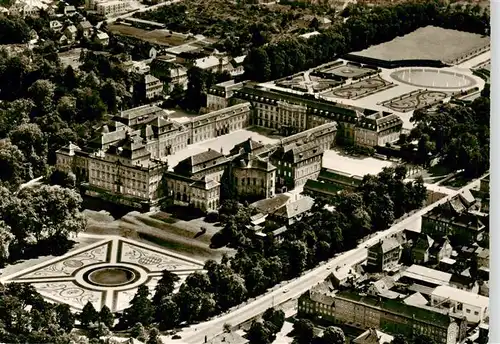 AK / Ansichtskarte 73941356 Ludwigsburg__Wuerttemberg Schloss Ludwigsburg mit Gartenschau Bluehendes Barock