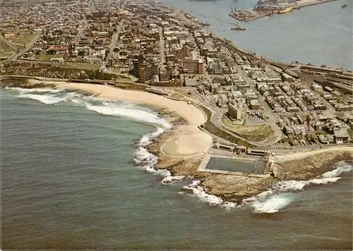 AK / Ansichtskarte  Newcastle_New_South_Wales_Australia Aerial view of Beach and City