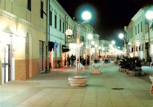 AK / Ansichtskarte 73941713 San_Vincenzo_Livorno_Toscana_IT Zona Pedonale Fussgaengerzone am Abend