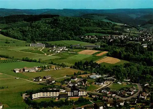 AK / Ansichtskarte 73941939 Bad_Berleburg Fliegeraufnahme mit Baumrainklinik und Herz Kreislaufklinik und oedeborn Klinik