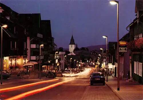 AK / Ansichtskarte 73942474 Winterberg__Hochsauerland_NRW Strassenpartie bei Nacht