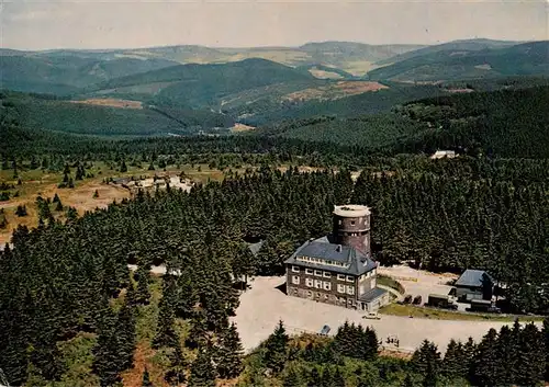 AK / Ansichtskarte  Winterberg__Hochsauerland_NRW Fliegeraufnahme mit Gaststaette Kahler Asten