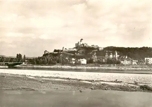 AK / Ansichtskarte  Trencin_Trentschinteplitz_SK Blick ueber die Waag zur Burg