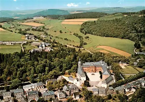 AK / Ansichtskarte  Bad_Berleburg Altstadt mit Schloss Klinik Sanatorium