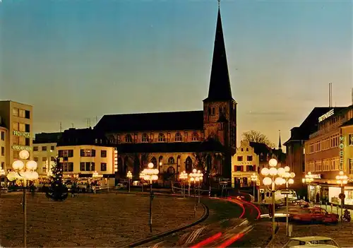 AK / Ansichtskarte 73943258 Moenchengladbach Alter Markt Kirche Nachtaufnahme