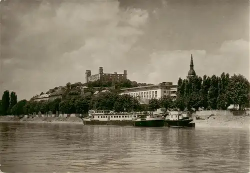 AK / Ansichtskarte  Bratislava_Pressburg_Pozsony_SK Schloss Fahrgastschiff