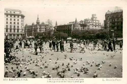 AK / Ansichtskarte  Barcelona_Cataluna_ES Las Palomas de la Plaza Cataluna