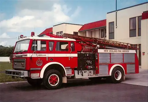 AK / Ansichtskarte  Feuerwehr_Fire-Brigade_Pompiers_Bomberos 1982 International ACCO 1950c