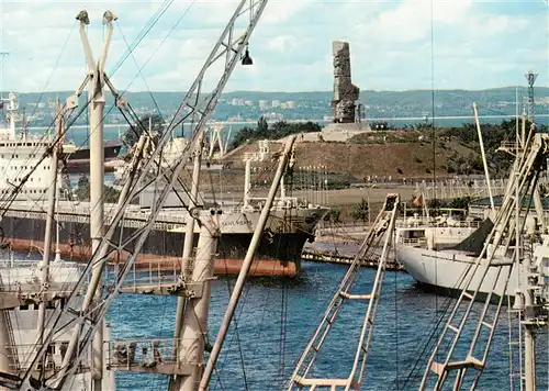 AK / Ansichtskarte  Gdansk_Danzig_PL Kanal Portowy w glebi pomnik Bohaterow Westerplatte