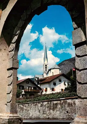 AK / Ansichtskarte  Zernez_GR Dorfpartie Blick zur Kirche Eingang in den Schweizerischen Nationalpark