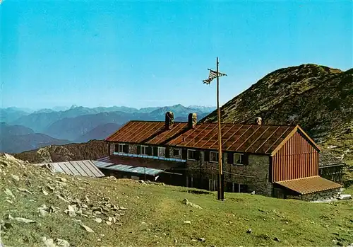 AK / Ansichtskarte 73945133 Kruen_Garmisch-Partenkirchen Weilheimer Haus Berghuette Krottenkopfhuette Alpenpanorama