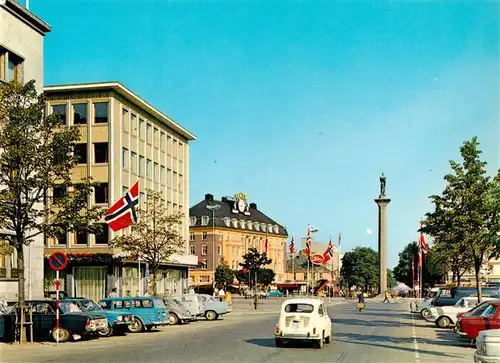 AK / Ansichtskarte 73945179 Trondheim_Trondhjem_Norge Parti fra Munkegaten mot torvet med statuen av Olav Tryggvasson