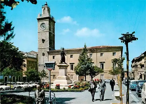 AK / Ansichtskarte  L_Aquila_Abruzzo_IT Piazza Palazzo Monumento Schlossplatz Denkmal