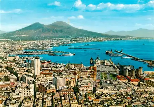 AK / Ansichtskarte 73945693 Napoli_Neapel_Naples_IT Panorama Hafen Vesuv