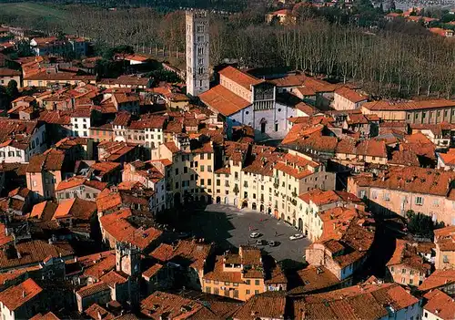 AK / Ansichtskarte 73945826 Lucca_Toscana_IT Anfiteatro Romano e Basilica di San Frediano veduta aerea