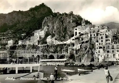 AK / Ansichtskarte 73946285 Amalfi_Campania_IT Panorama parziale visto dal Porto