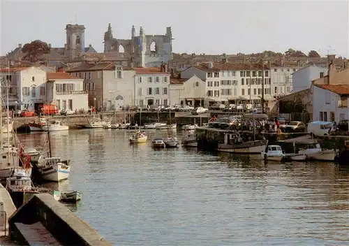 AK / Ansichtskarte  Saint-Martin-de-Re Le port et l'eglise