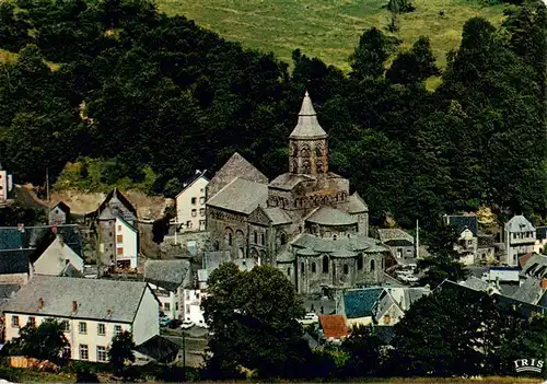 AK / Ansichtskarte  Orcival_63_Puy-de-Dome Vue generale Eglise