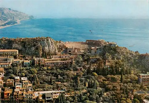 AK / Ansichtskarte 73946723 Taormina_Sicilia_IT Panorama e Teatro Greco veduta aerea