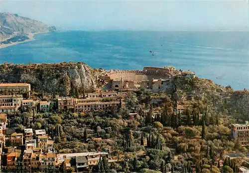 AK / Ansichtskarte  Taormina_Sicilia_IT Panorama e Teatro Greco veduta aerea