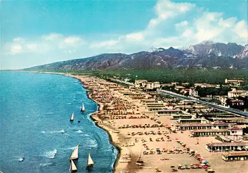 AK / Ansichtskarte  Marina_di _Pietrasanta_Lucca_Toscana_IT Kuestenpanorama Strand