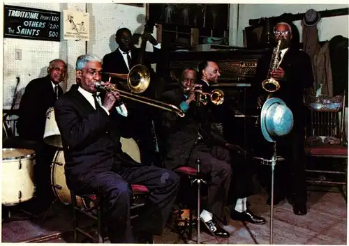 AK / Ansichtskarte 73946746 New_Orleans_Louisiana_USA Jazz Band Bourbon Street