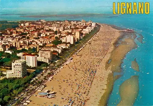 AK / Ansichtskarte 73947422 Lignano_Sabbiadoro_IT Fliegeraufnahme mit neuer Terrasse und grossem Strand