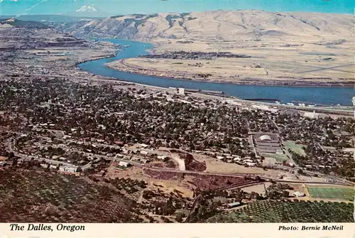 AK / Ansichtskarte  The_Dalles_Oregon_USA Panorama Columbia River Mount Adams aerial view