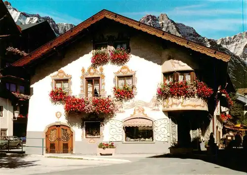 AK / Ansichtskarte 73948153 Seefeld_Tirol Tiroler Schmuckkastl in der Fussgaengerzone